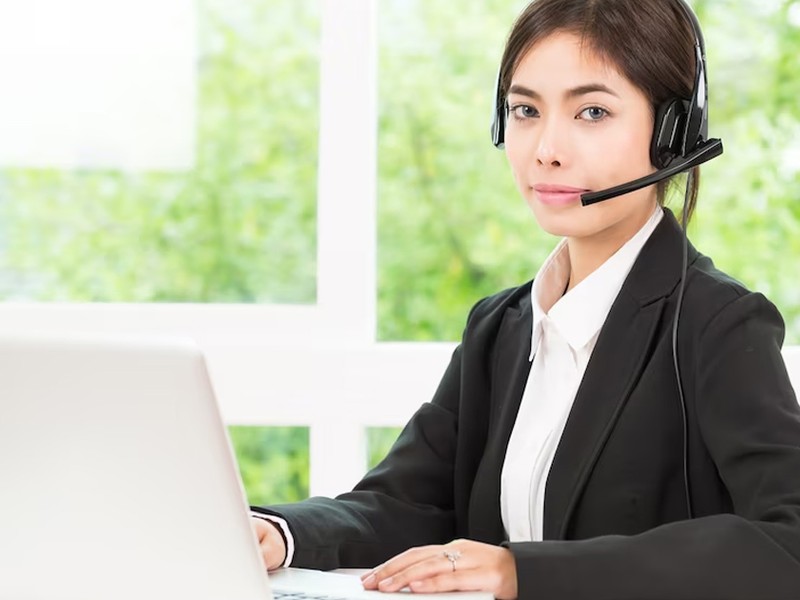 Hình ảnh đội ngũ hỗ trợ khách hàng 99ok.com sẵn sàng giải đáp thắc mắc