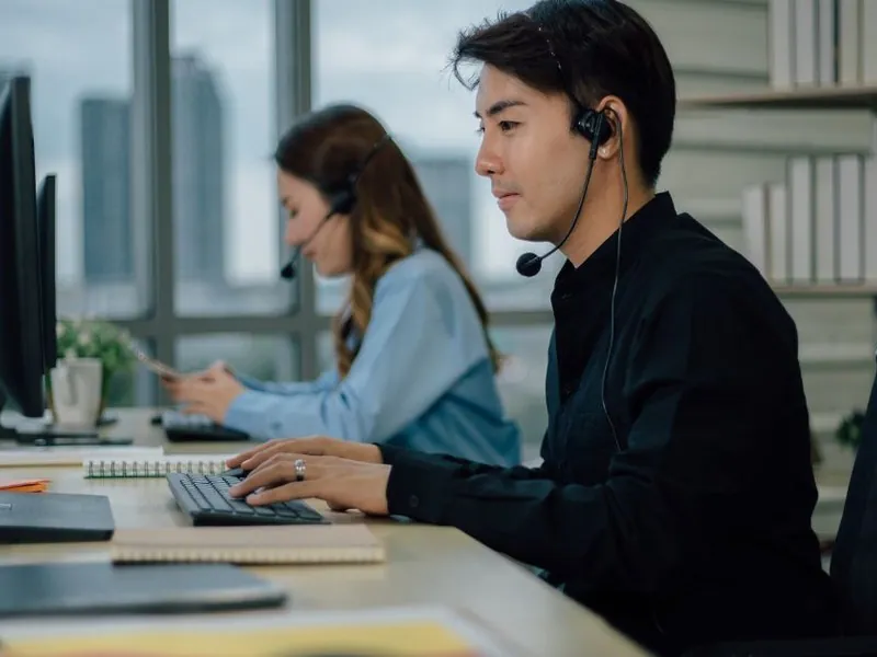 Liên hệ hỗ trợ khách hàng 24/7 của 99ok.com